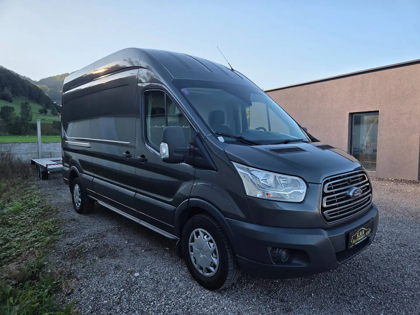 Ford Transit Schwarz - 1