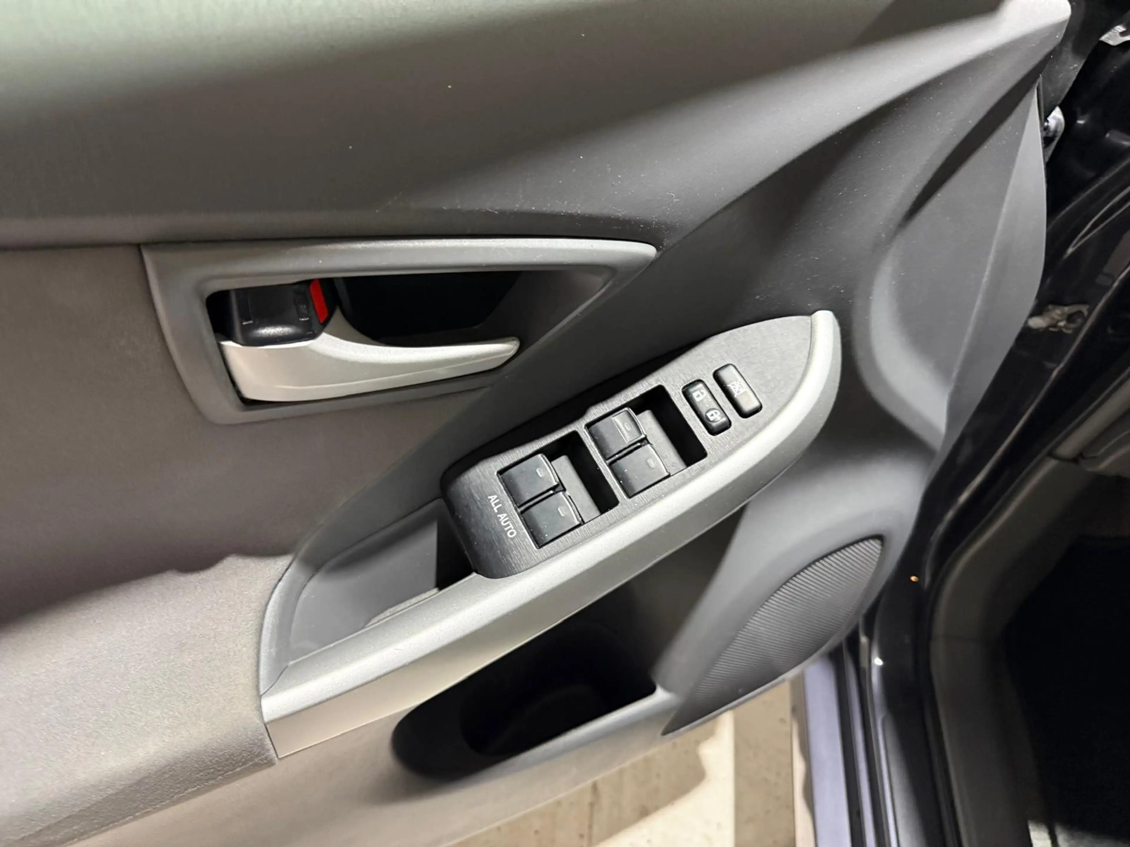 Toyota Prius 1.8 Comfort // DEALERONDERHOUDEN // TREKHAAK // HU — photo 3