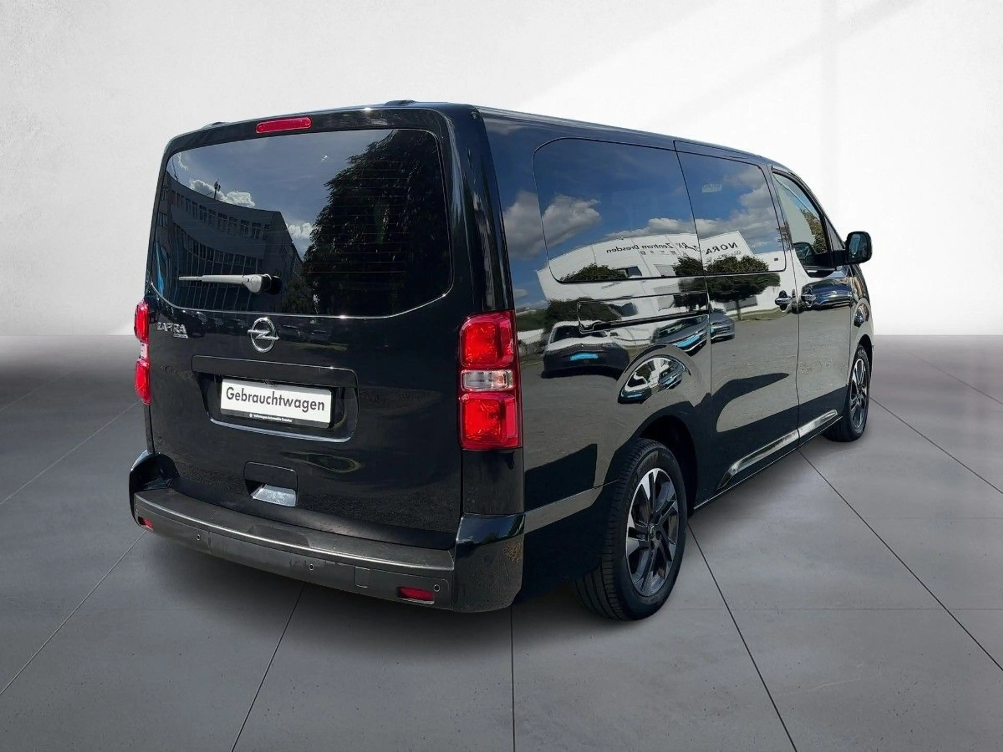 Opel Zafira Life L 2.0 TDI BI-XENON STHZG HUD PANO — photo 4