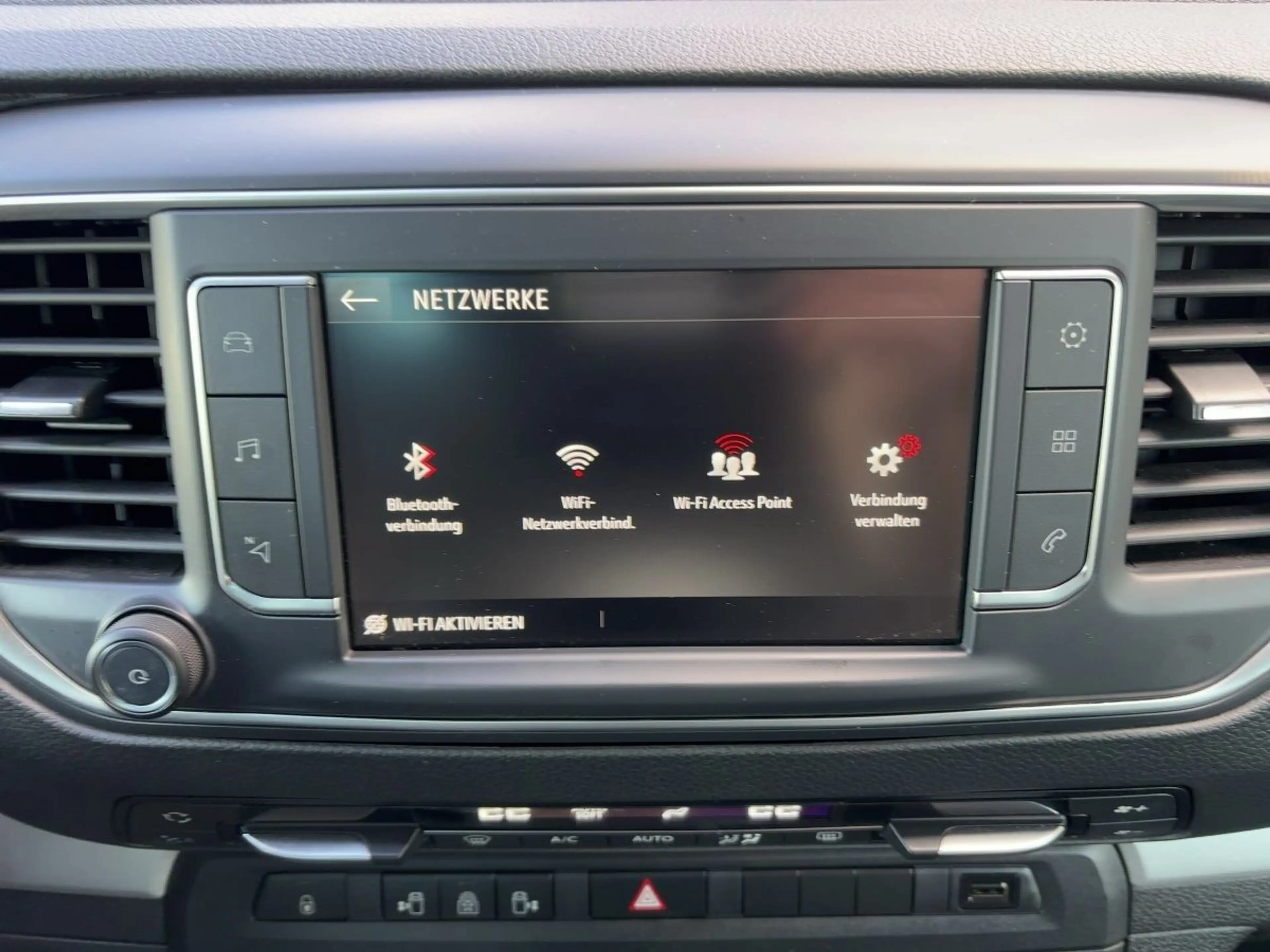 Opel Zafira Life L 2.0 TDI BI-XENON STHZG HUD PANO — photo 10