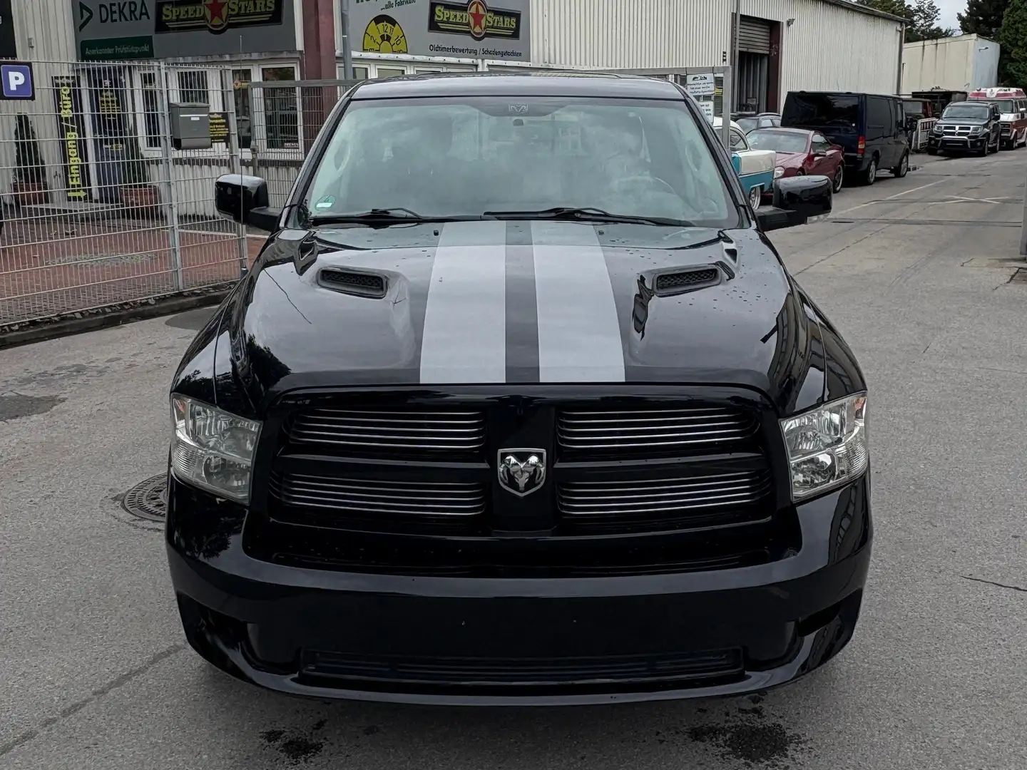 Dodge RAM 5,7L Hemi , Motor erst 60 tsd km m. Belegen Schwarz - 2