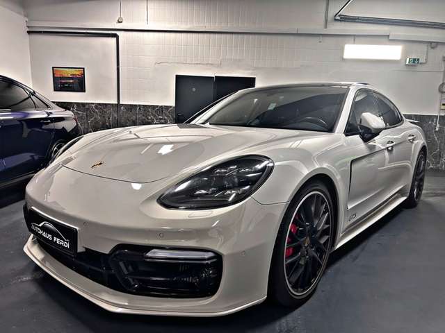 Porsche Panamera 4 GTS ACC Sportabgasanlage Pano Memory