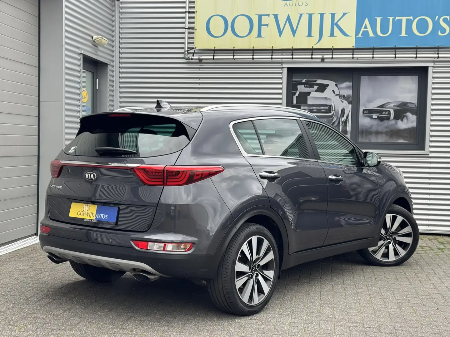 Kia Sportage 1.6 T-GDI 4WD DynamicPlusLine Clima Navi Leder JBL Gris - 2