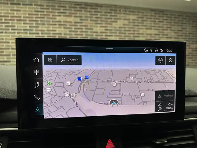 Audi A4 view 14