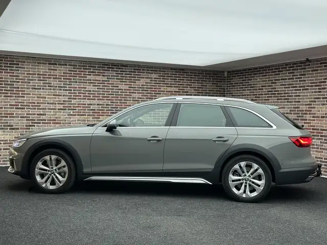 Audi A4 view 6