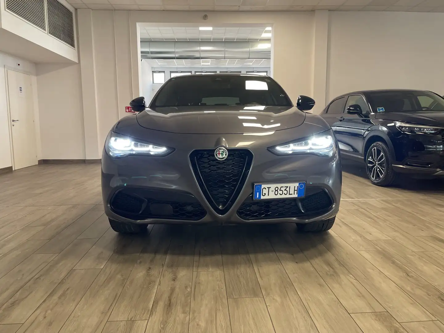 Alfa Romeo Stelvio Stelvio 2.2 Turbodiesel 210 CV AT8 Q4 Veloce Grijs - 2