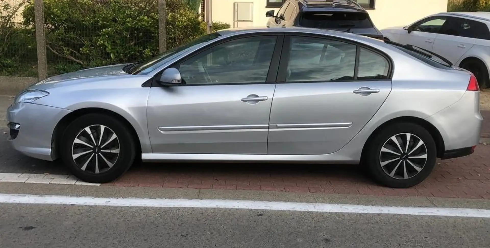 Renault Laguna Laguna 1.6 16V 110 Emotion Zilver - 2