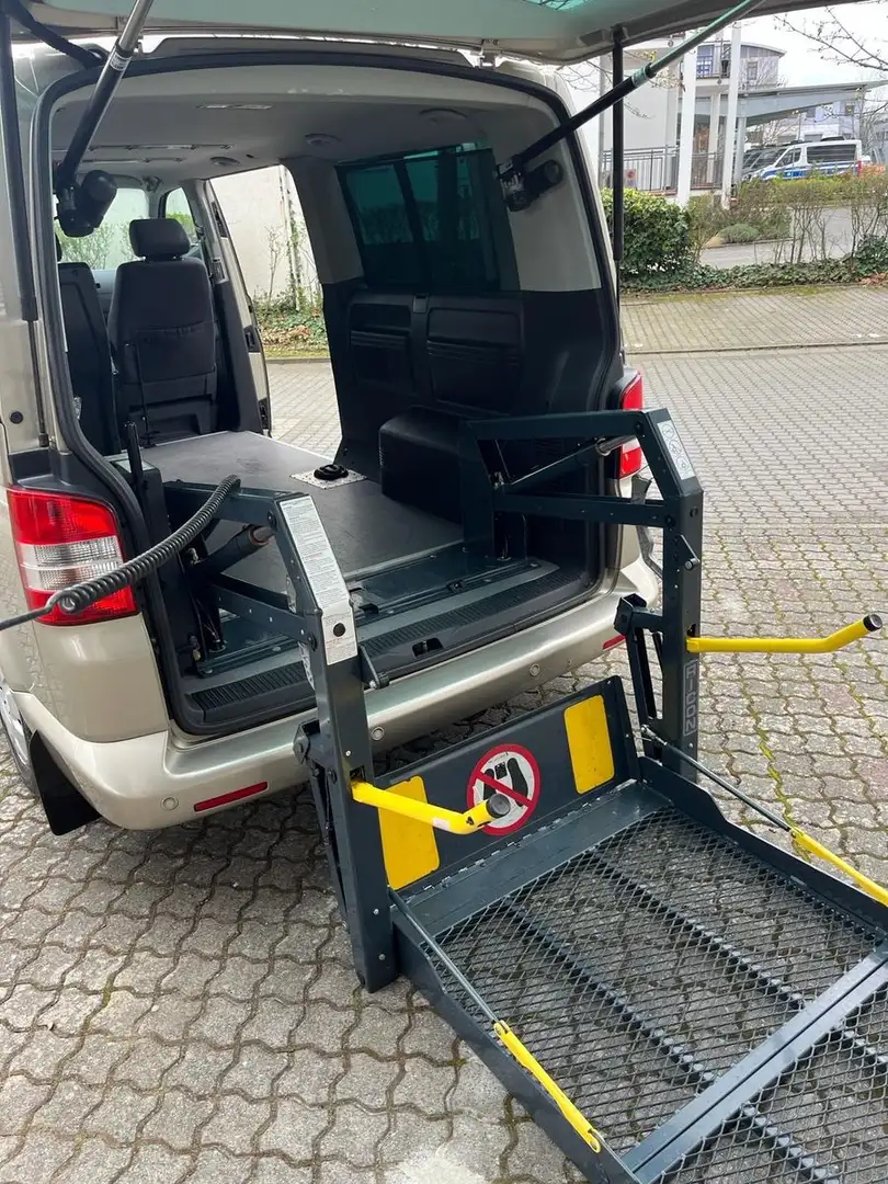 Volkswagen T5 Transporter BusCaravelle lang Behindertengere Beige - 1