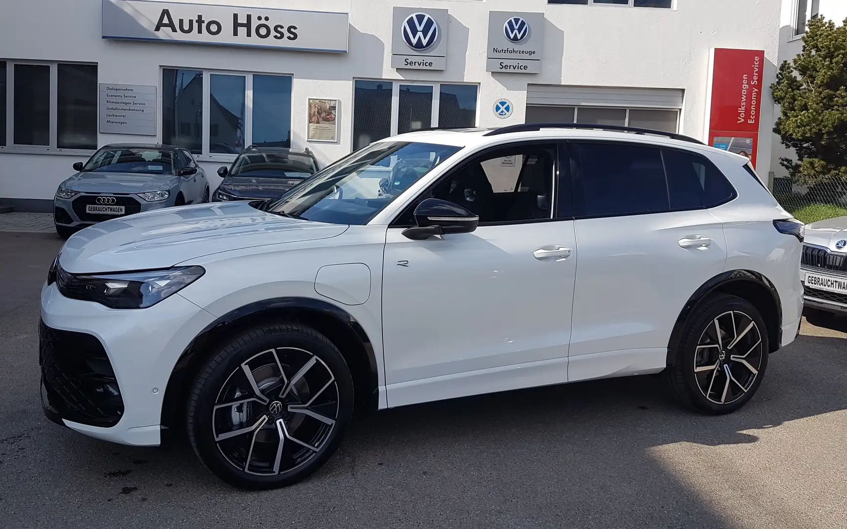 Volkswagen Tiguan 1.5 TSI eHybrid 150 kW R-Line*GAR 5J/100TKM*MATRIX Weiß - 1