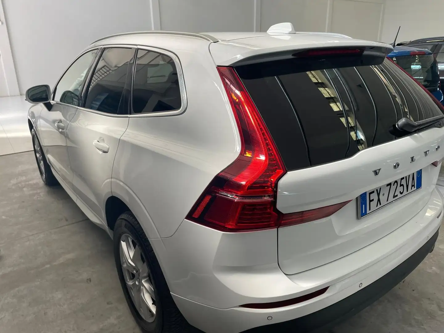Volvo XC60 XC60 II  2.0 b4 Business Plus awd geartronic Bianco - 2