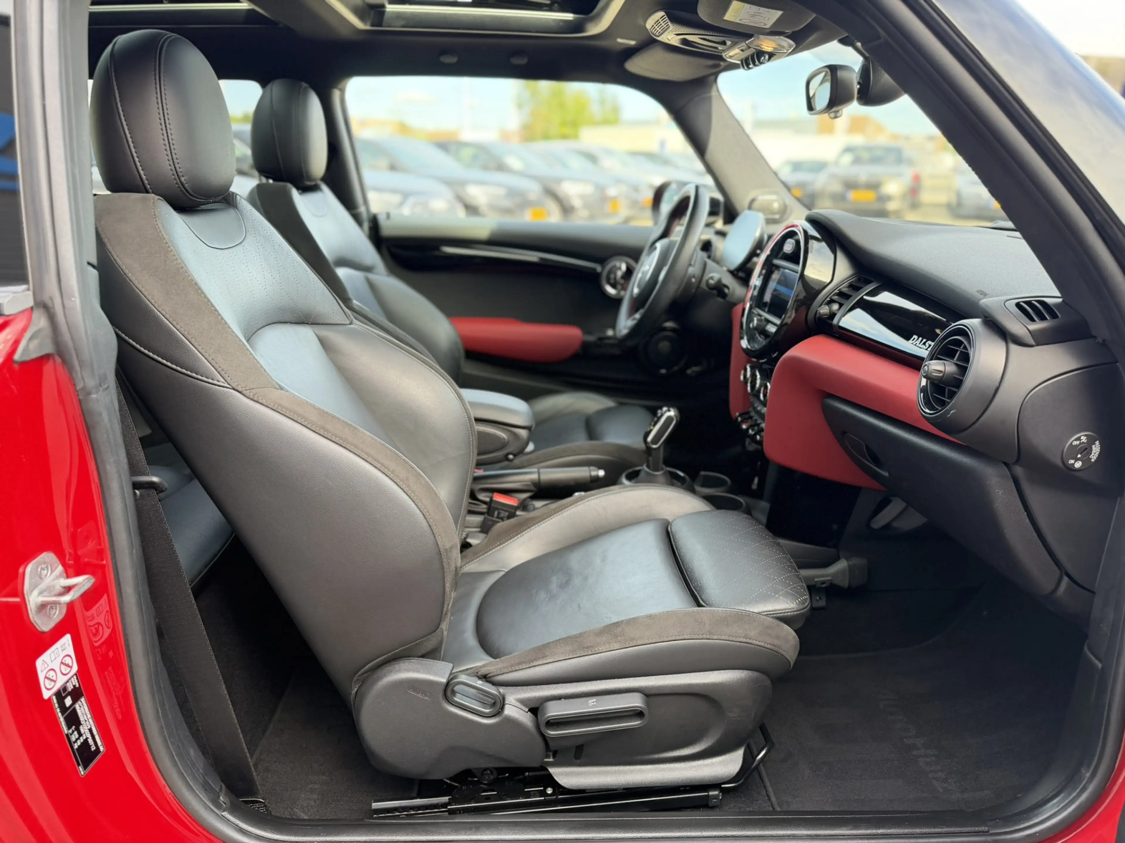 MINI John Cooper Works 3-Deurs 1.5 Cooper Dalston Panoramadak Harman-Kard — photo 34