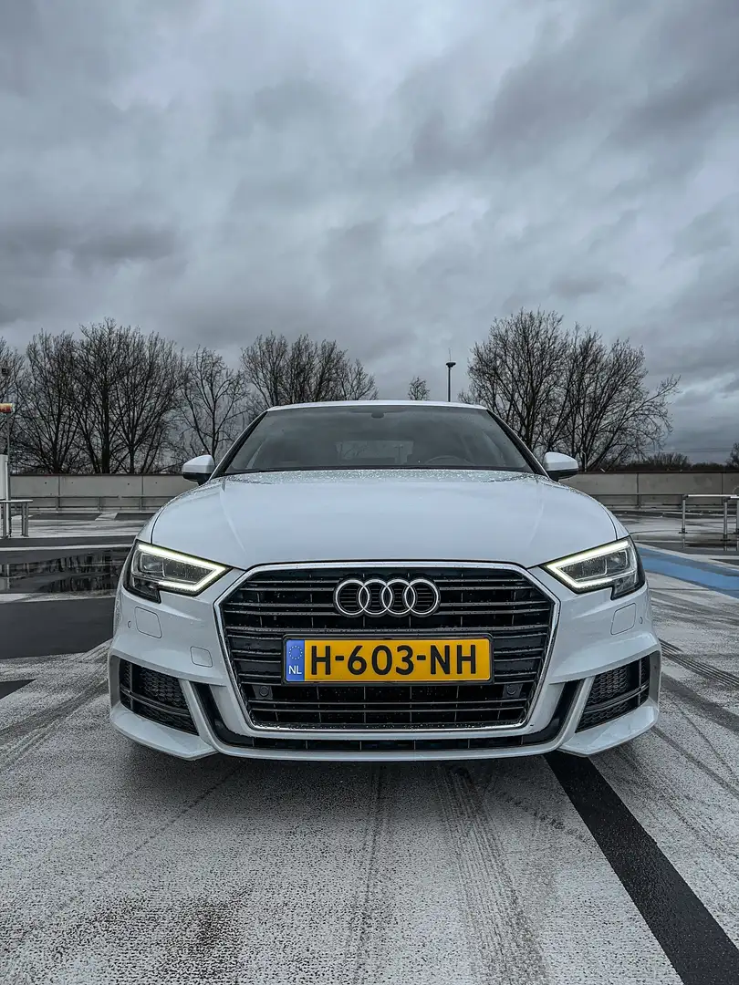 Audi A3 2017 Audi A3 Sportback S-line plus 1.4 TFSI Turbo White - 2