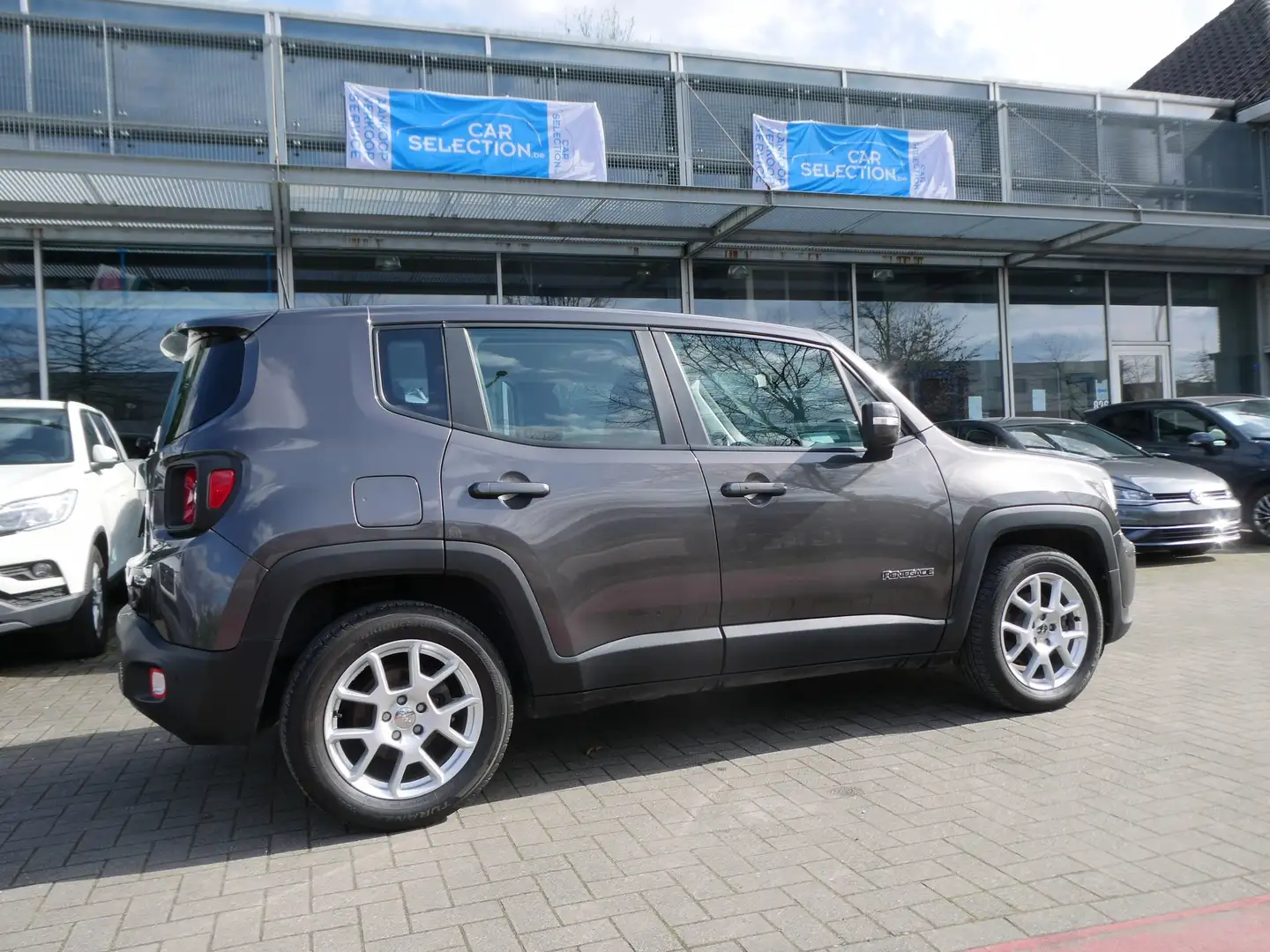 Jeep Renegade 1.3i T4 Longitude Aut., 1j garantie Grau - 2