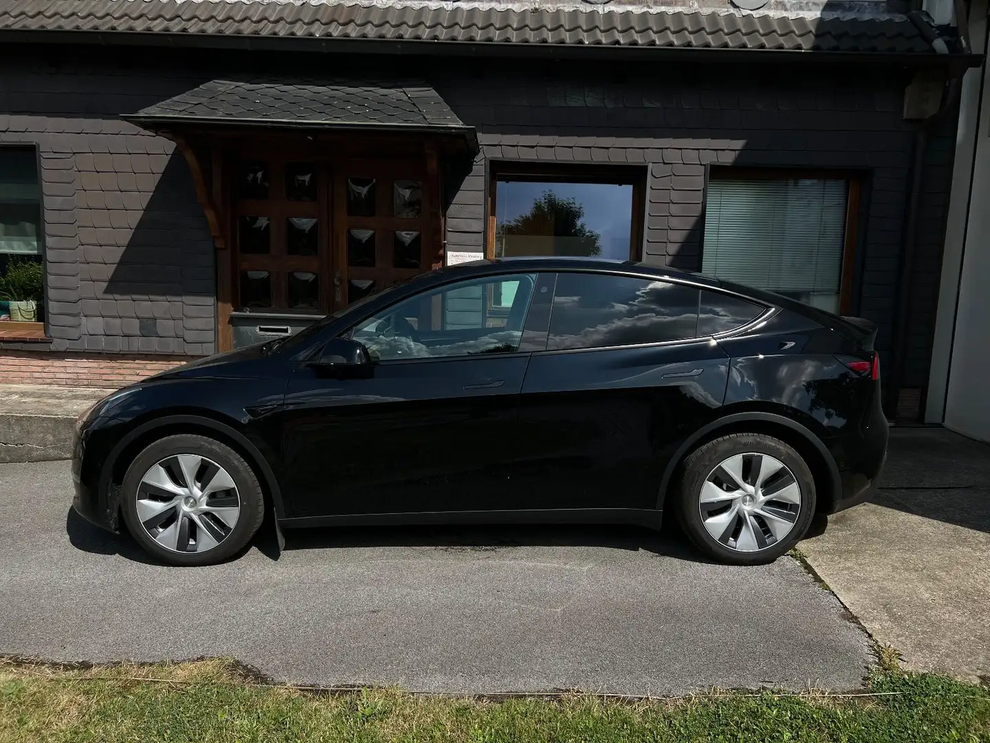 Tesla Model Y Long Range AWD AHK Mwst. ausweisbar VAT* Noir - 2
