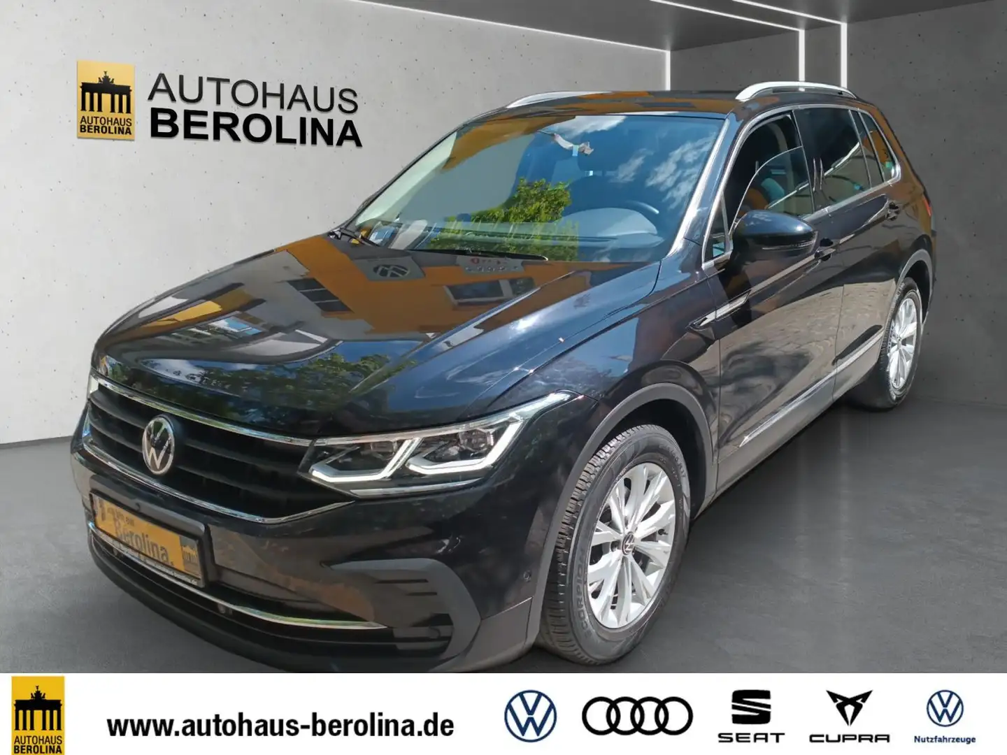 Volkswagen Tiguan 1.5 TSI Life DSG *MATRIX*360°*ACC*SHZ* Zwart - 2