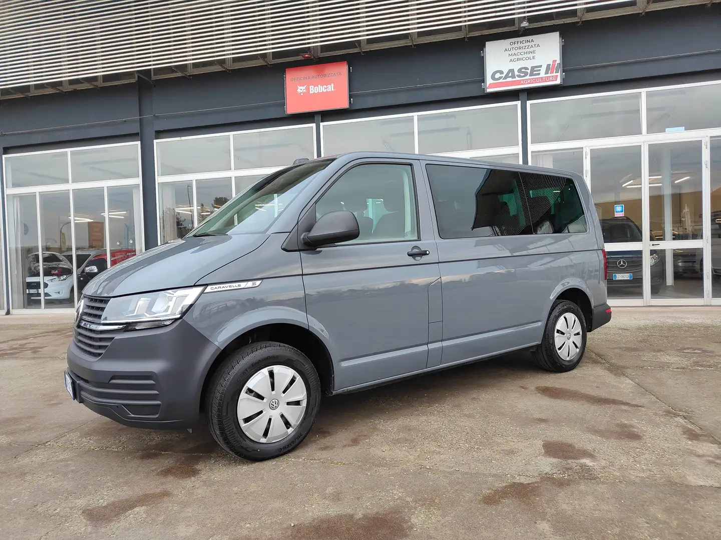 Volkswagen T6.1 Caravelle 2.0 TDI Trendline 9 Posti KM 39.000 Grau - 2