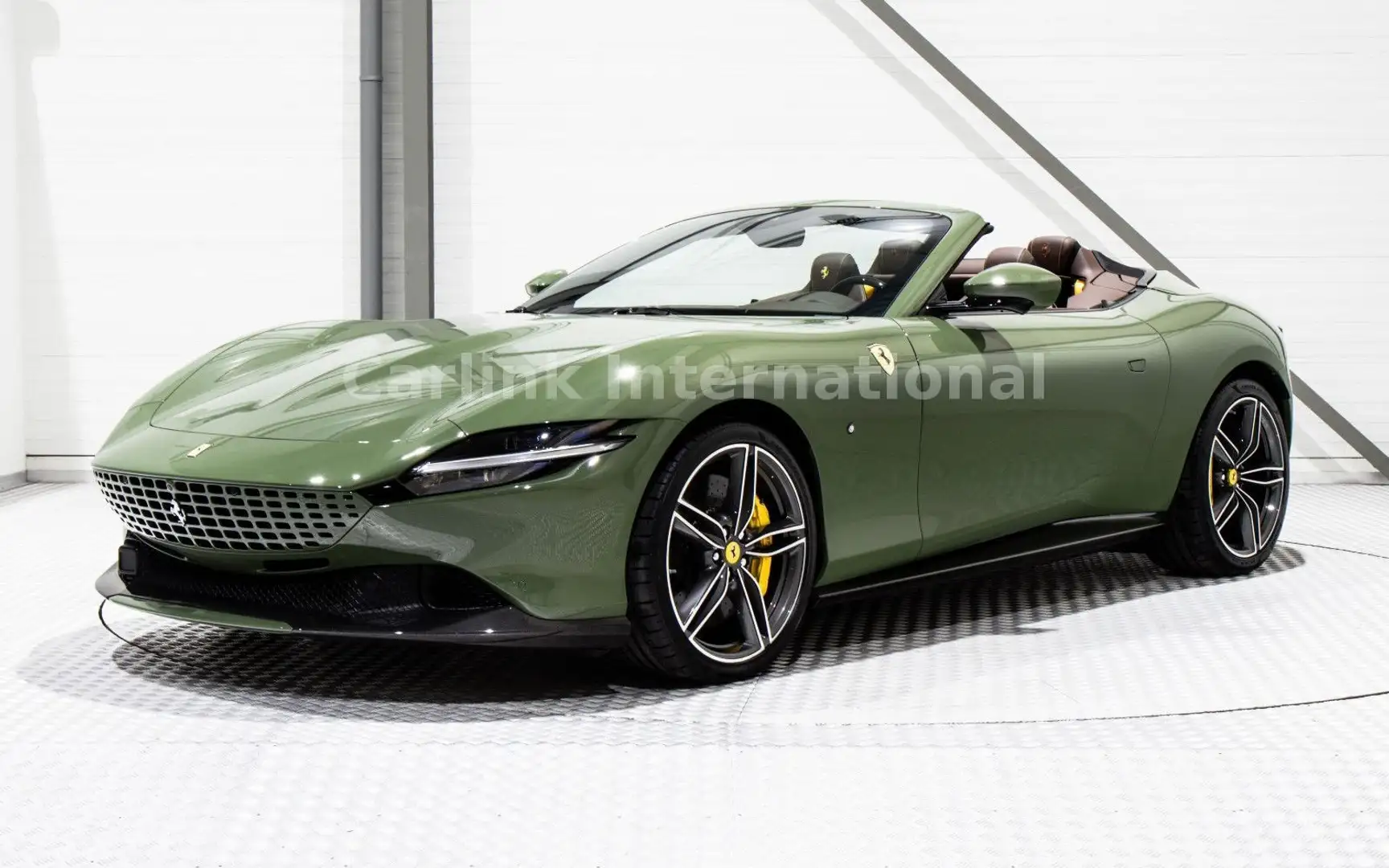 Ferrari Roma Spider -VERDE OLIVA- CARBON-PASS. DISPLAY Verde - 1