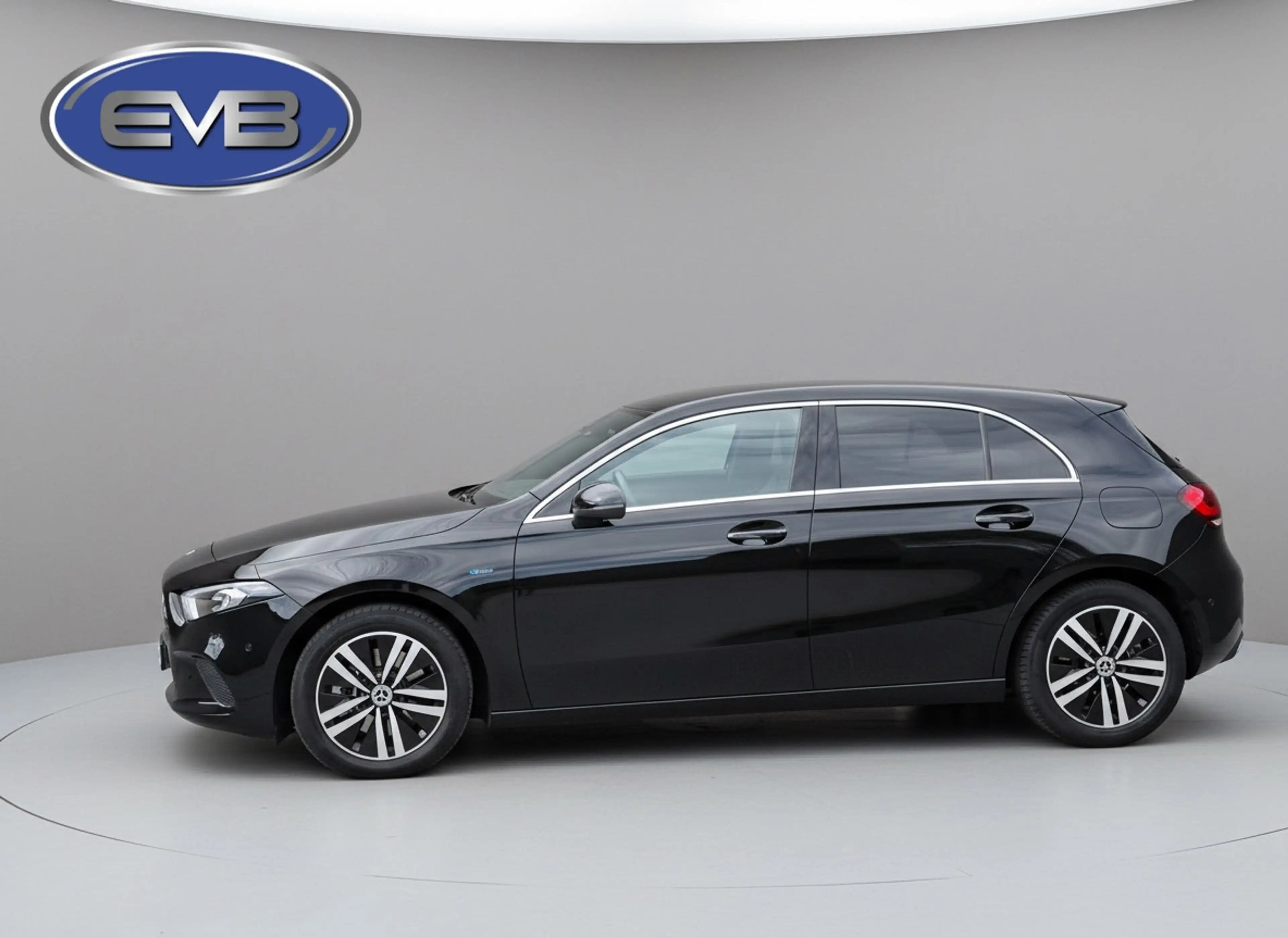 Mercedes-Benz A 250 e Business Solution Luxury Limited, leder, sfeerve — photo 26