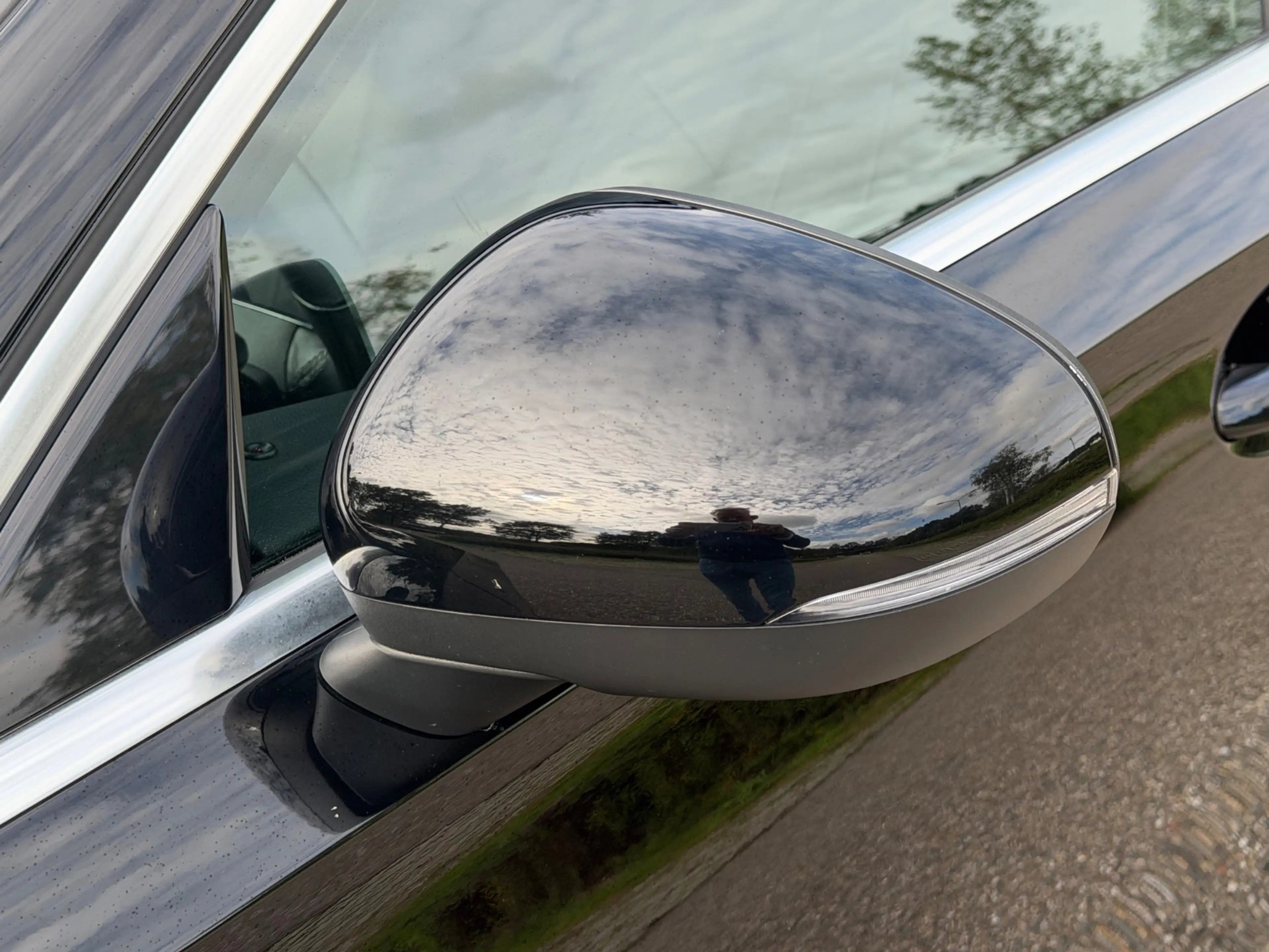 Mercedes-Benz A 250 e Business Solution Luxury Limited, leder, sfeerve — photo 38