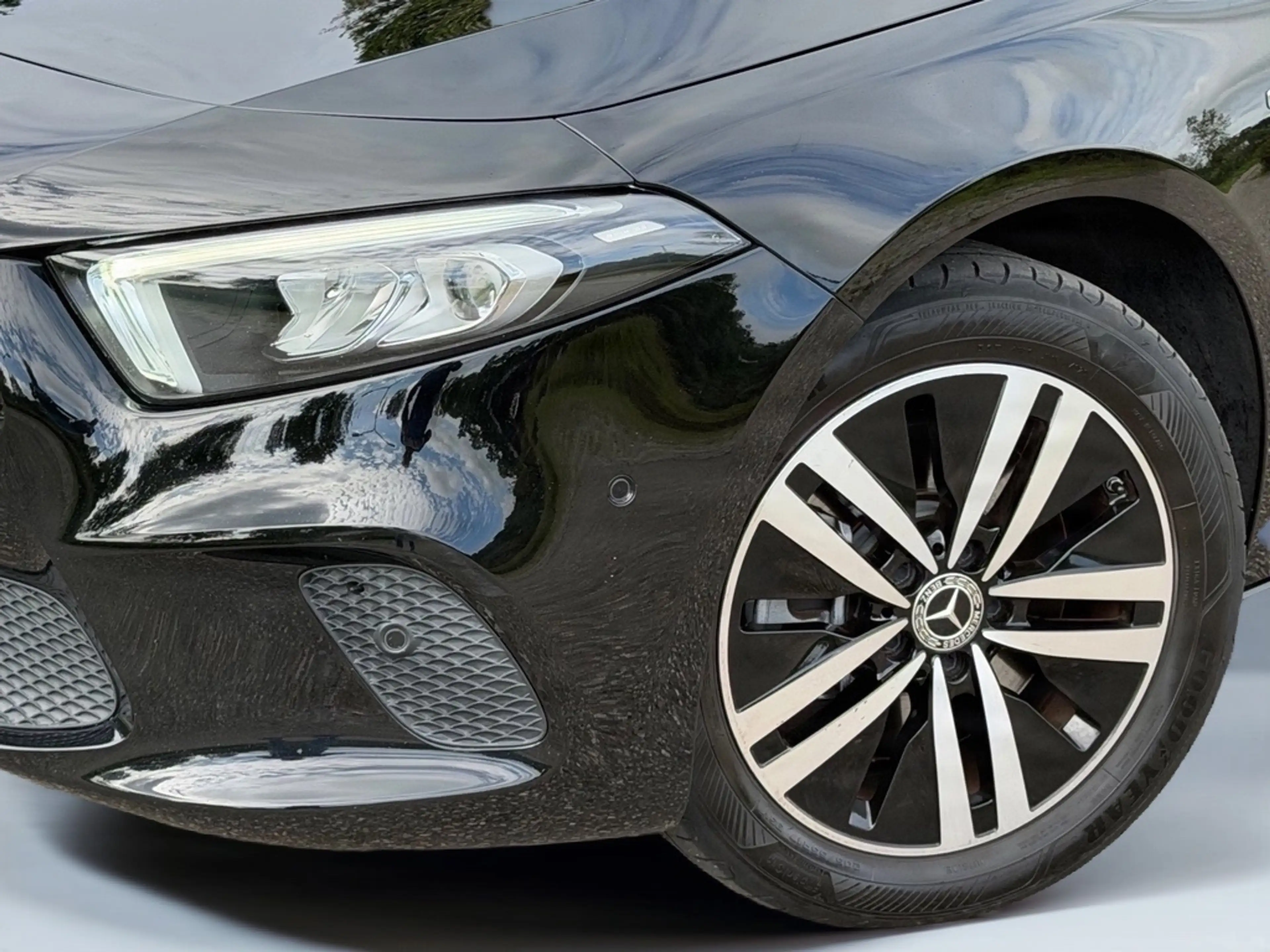 Mercedes-Benz A 250 e Business Solution Luxury Limited, leder, sfeerve — photo 5