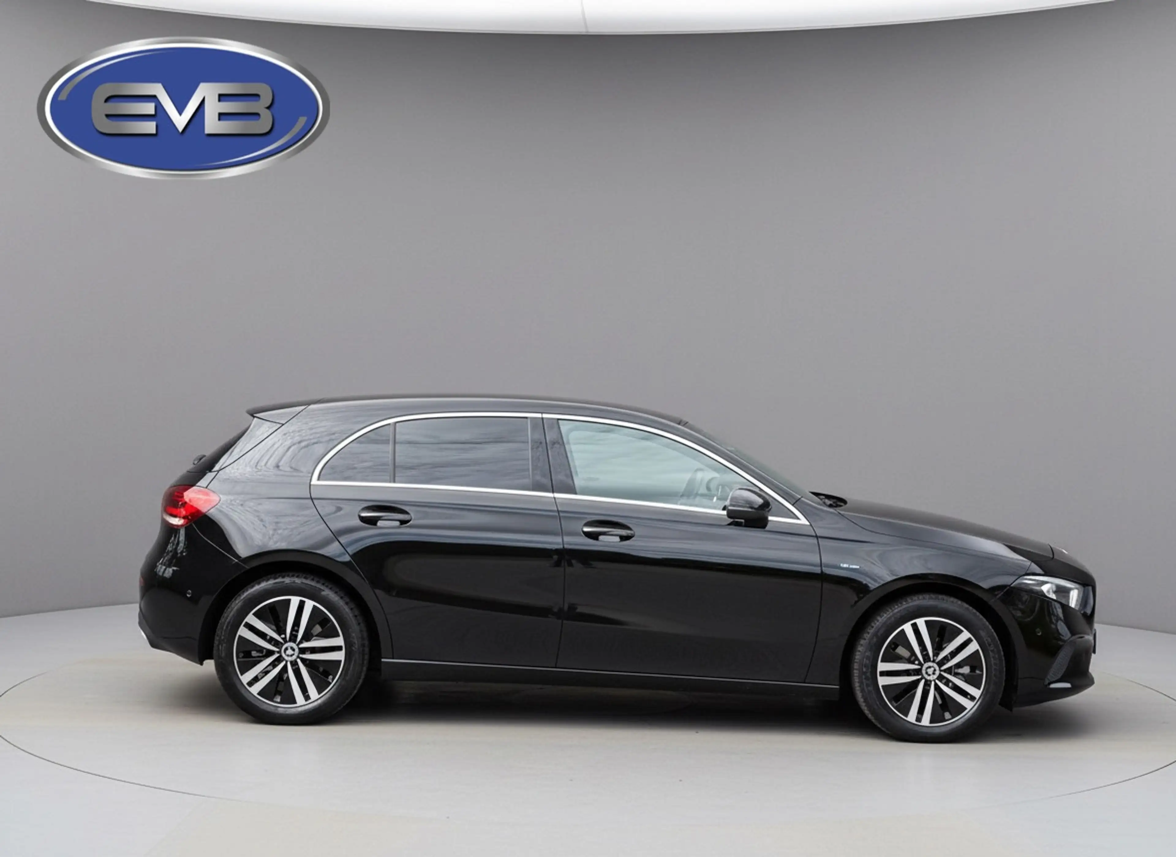 Mercedes-Benz A 250 e Business Solution Luxury Limited, leder, sfeerve — photo 17