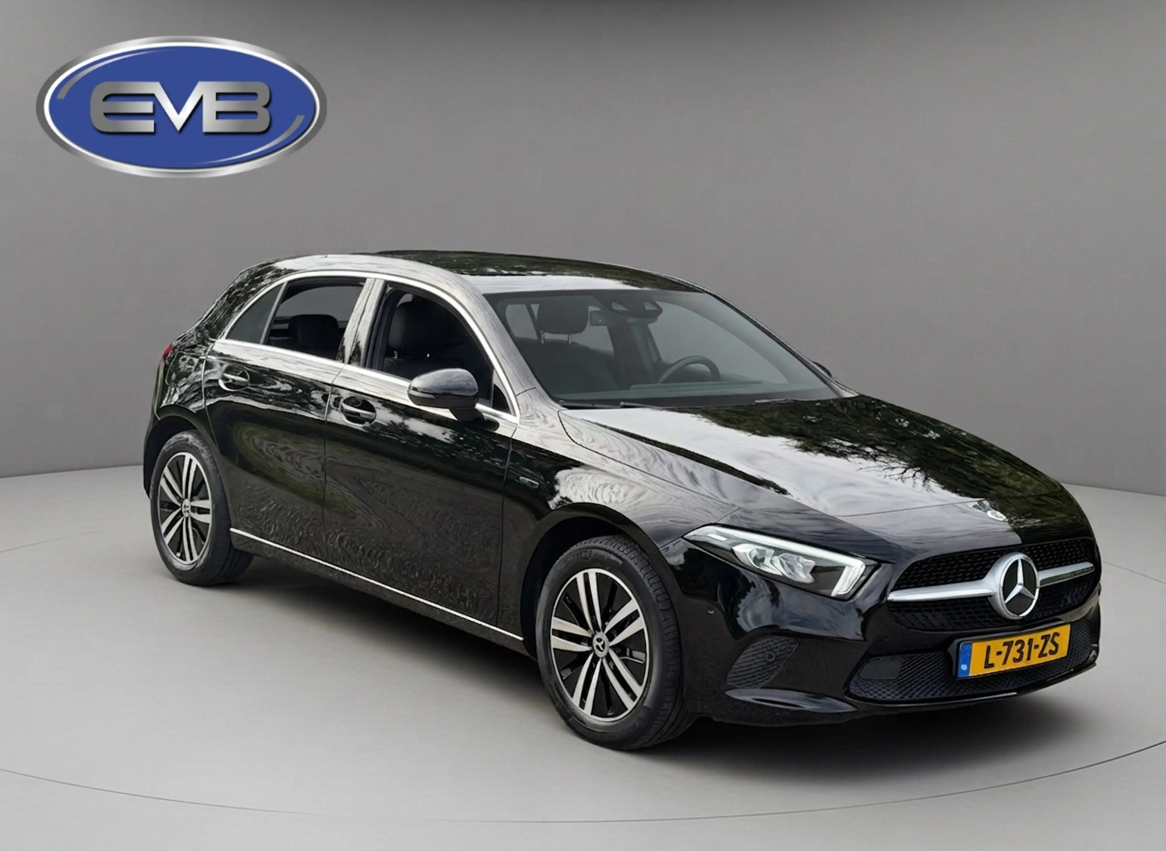 Mercedes-Benz A 250 e Business Solution Luxury Limited, leder, sfeerve — photo 7