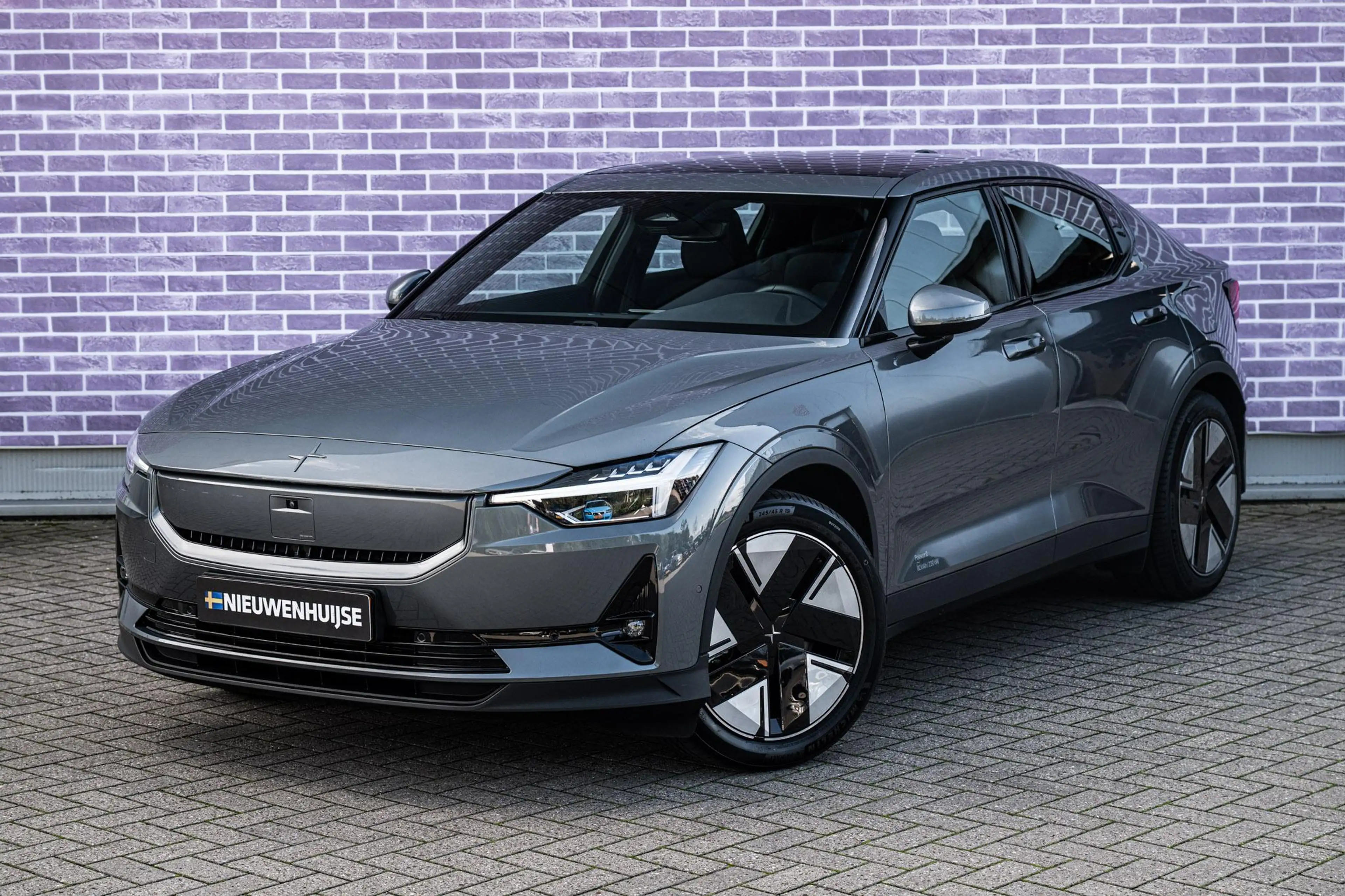 Polestar 2 Long Range Single Motor Plus 82 kWh — photo 15
