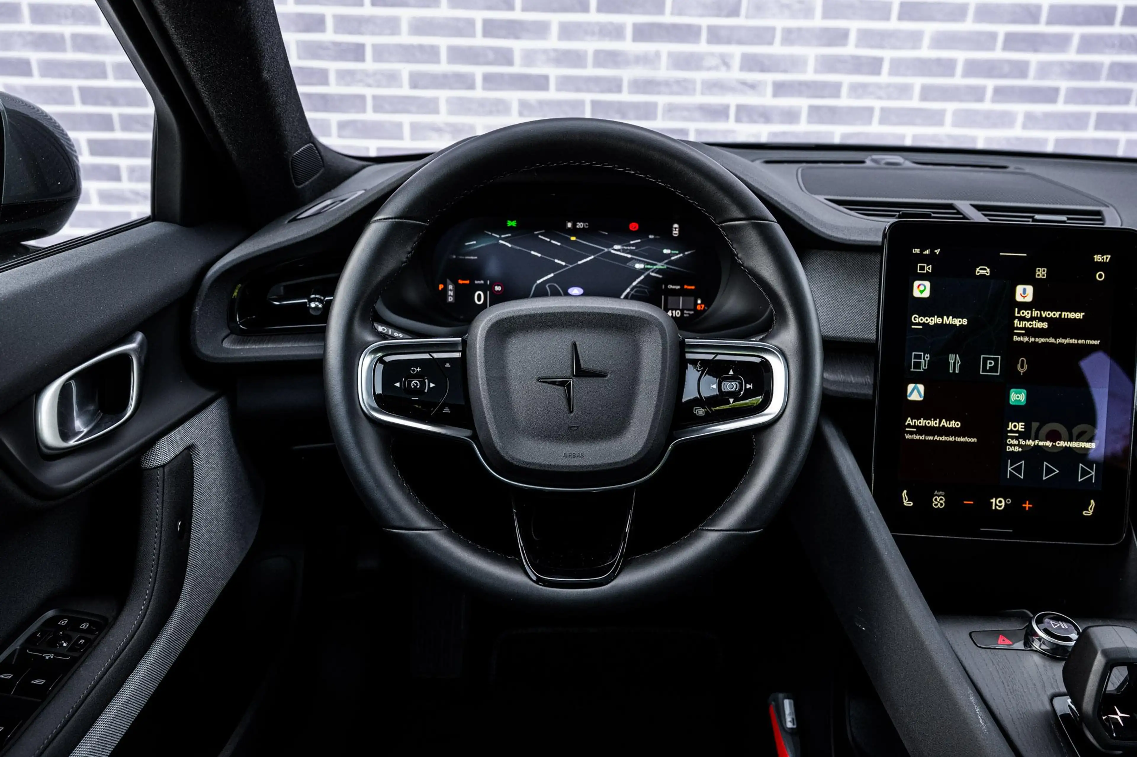 Polestar 2 Long Range Single Motor Plus 82 kWh — photo 3