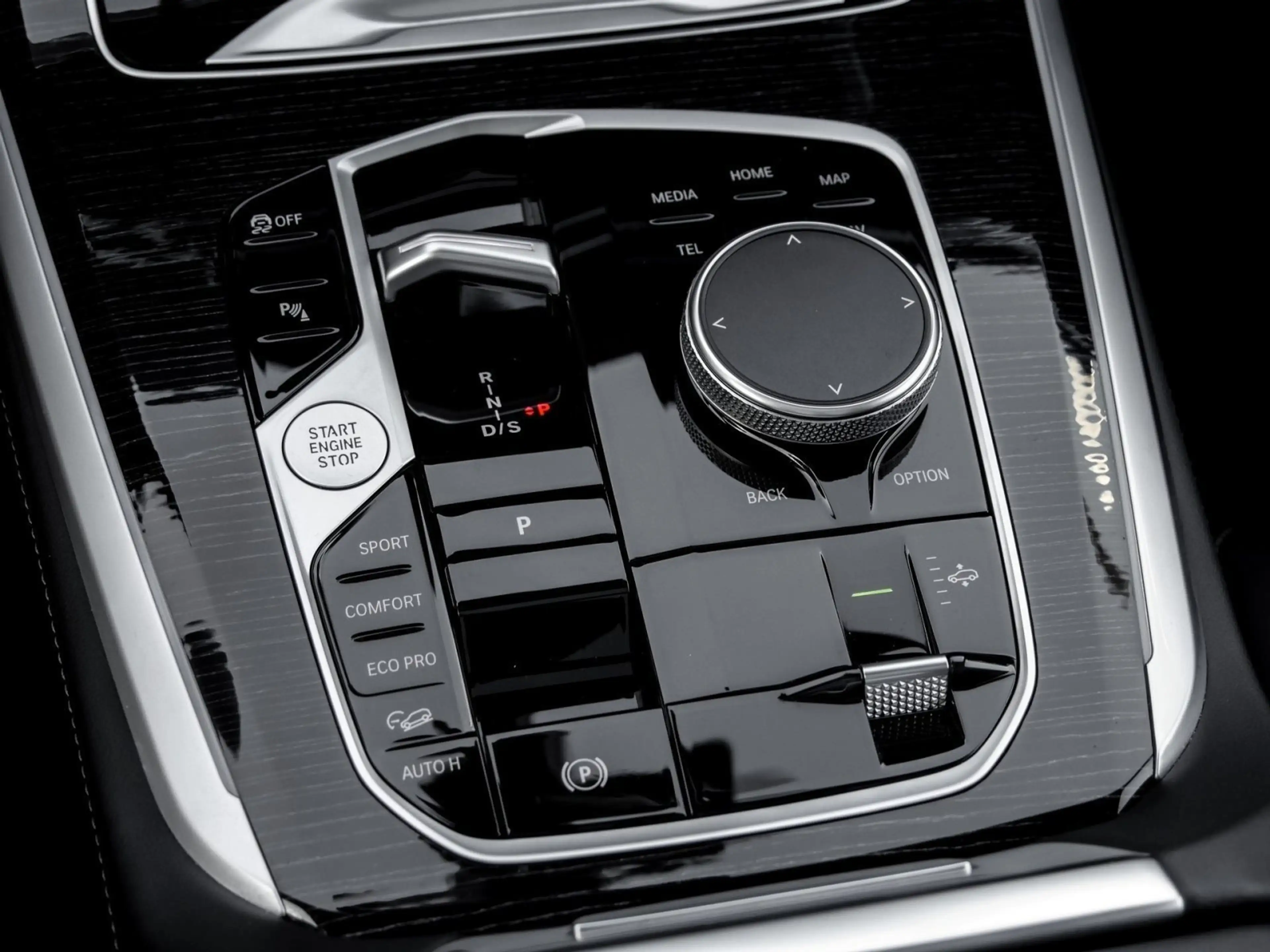 BMW X5 xDrive40d M Sport HUD PANO ACC AHK 360°KAM — photo 14