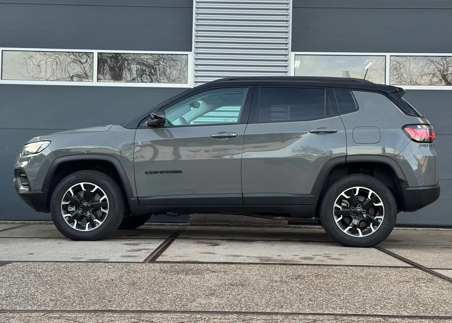 Jeep Compass 1.3T High Upland |Panorama dak |Stoelverwarming / Gris - 2