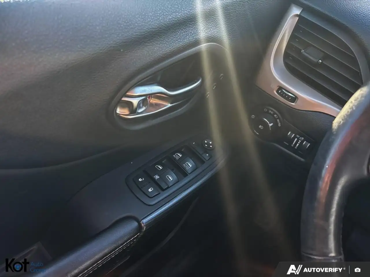 Jeep Cherokee снимка Jeep Cherokee