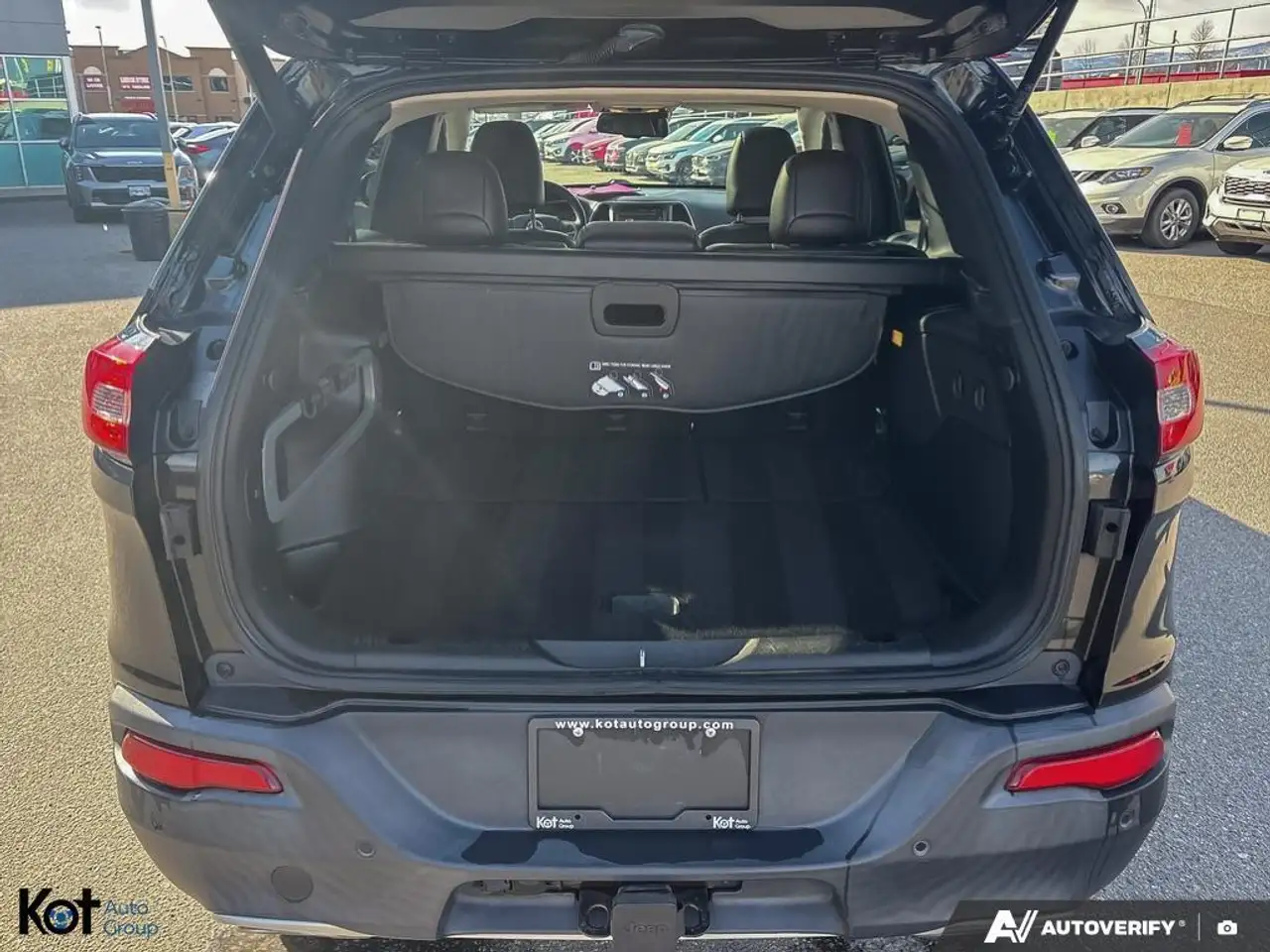 Jeep Cherokee снимка Jeep Cherokee