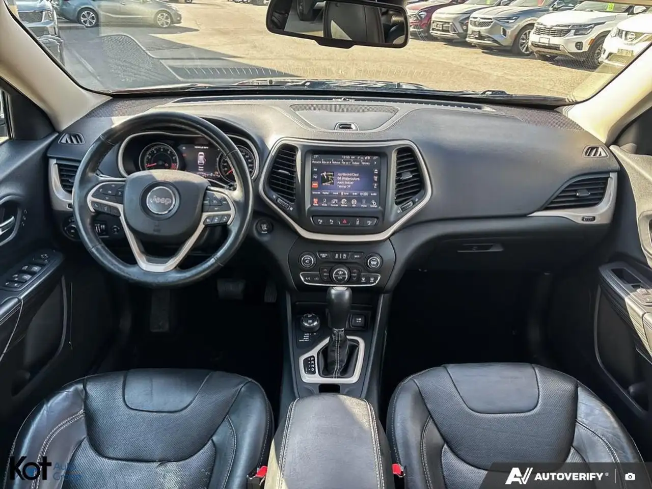Jeep Cherokee снимка Jeep Cherokee
