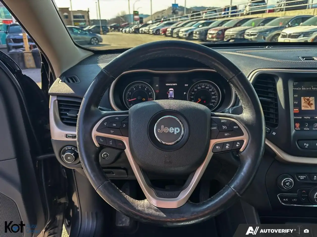 Jeep Cherokee снимка Jeep Cherokee