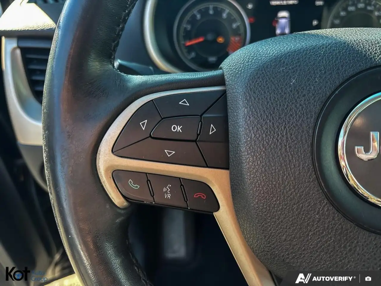 Jeep Cherokee снимка Jeep Cherokee