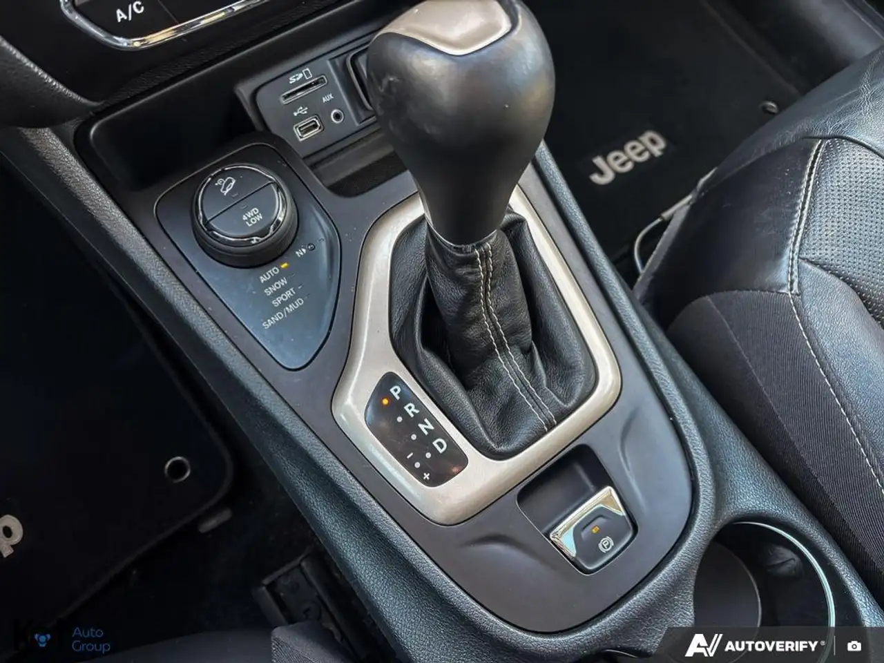 Jeep Cherokee снимка Jeep Cherokee