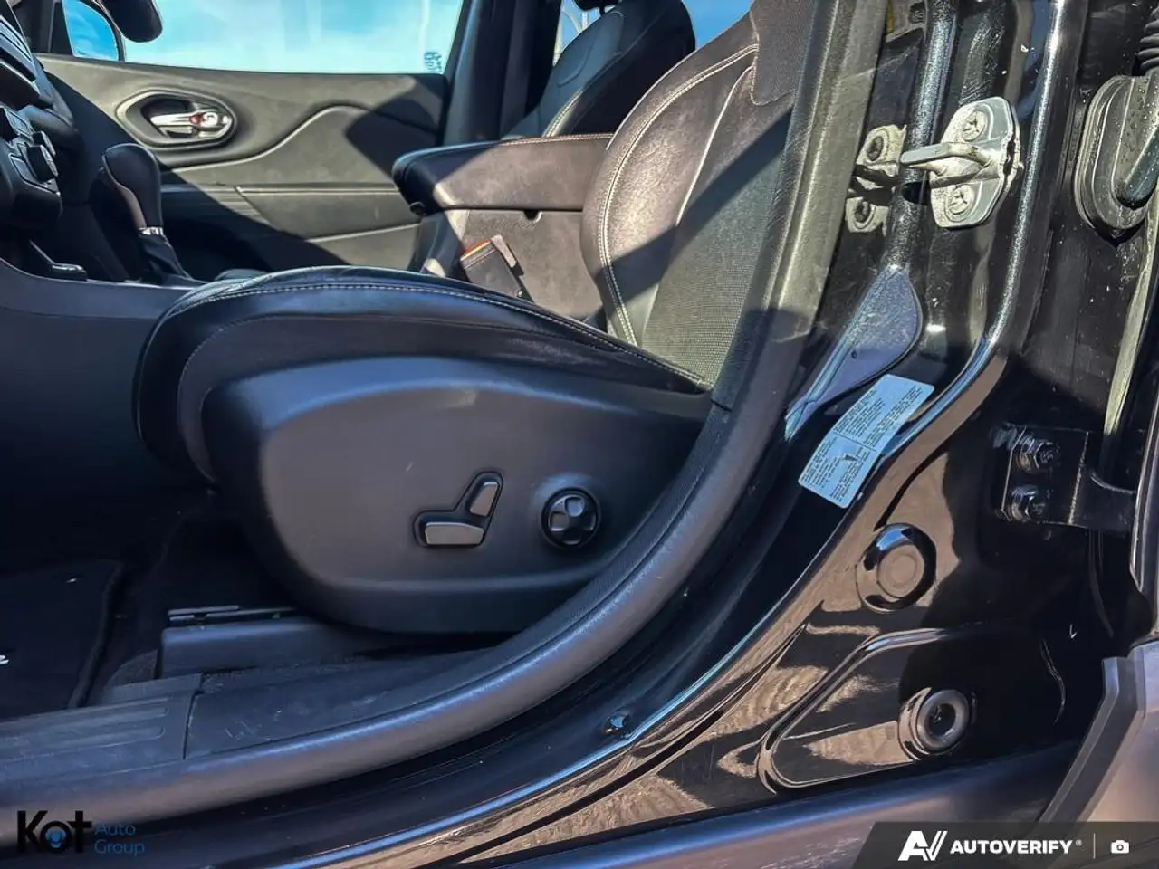 Jeep Cherokee снимка Jeep Cherokee