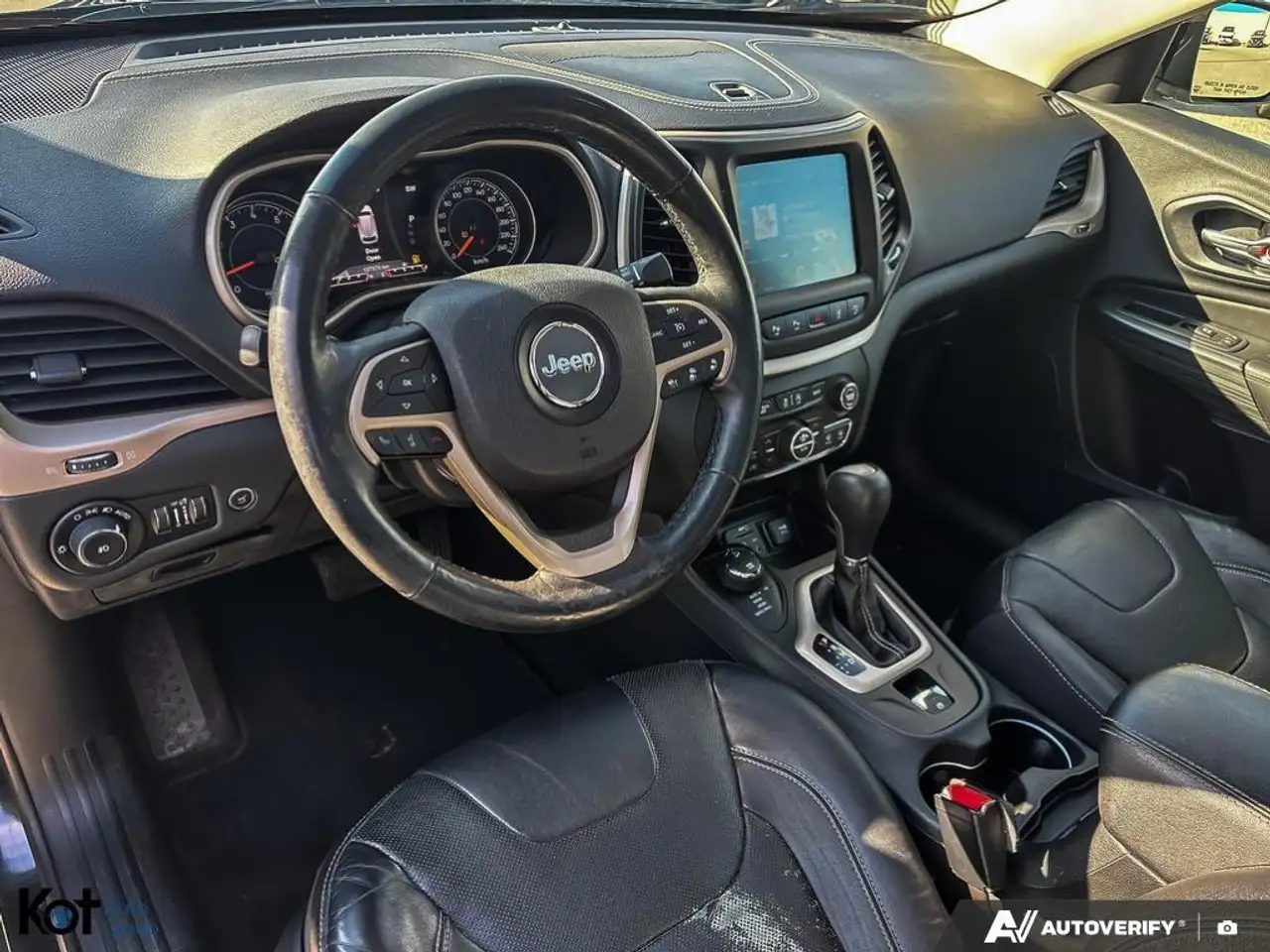 Jeep Cherokee снимка Jeep Cherokee