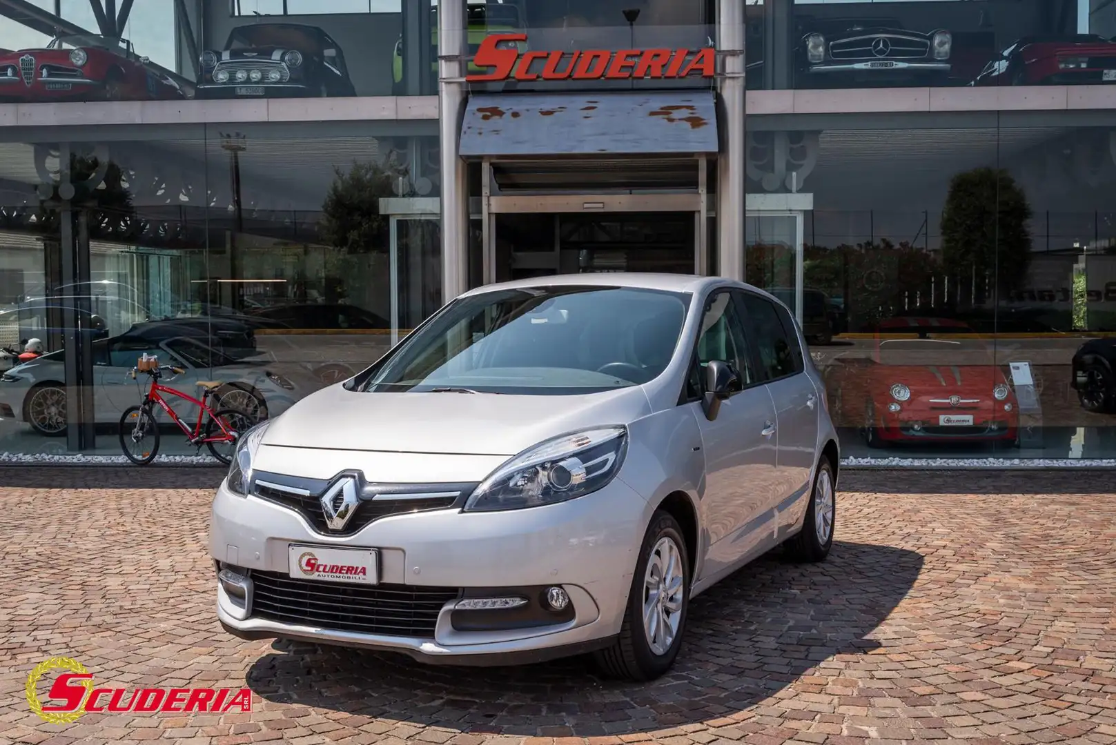 Renault Scenic Scénic XMod 1.5 dCi 110CV EDC Limited Zilver - 1