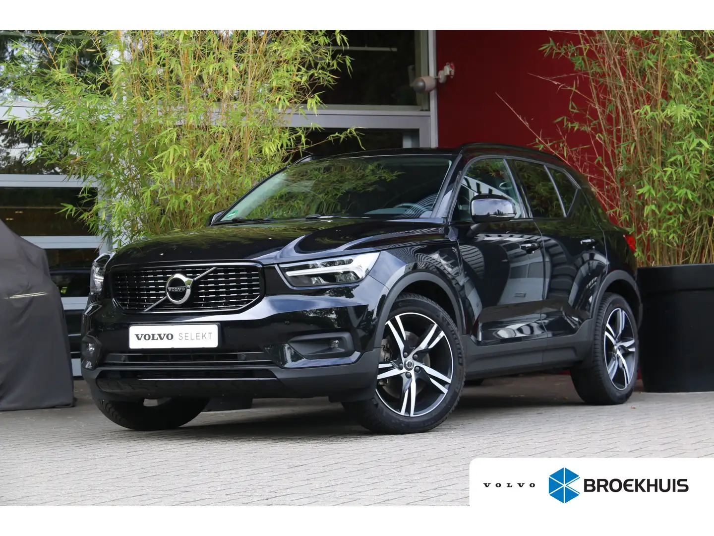 Volvo XC40 1.5 T4 Recharge R-Design | Harman/kardon | Leder | Zwart - 1