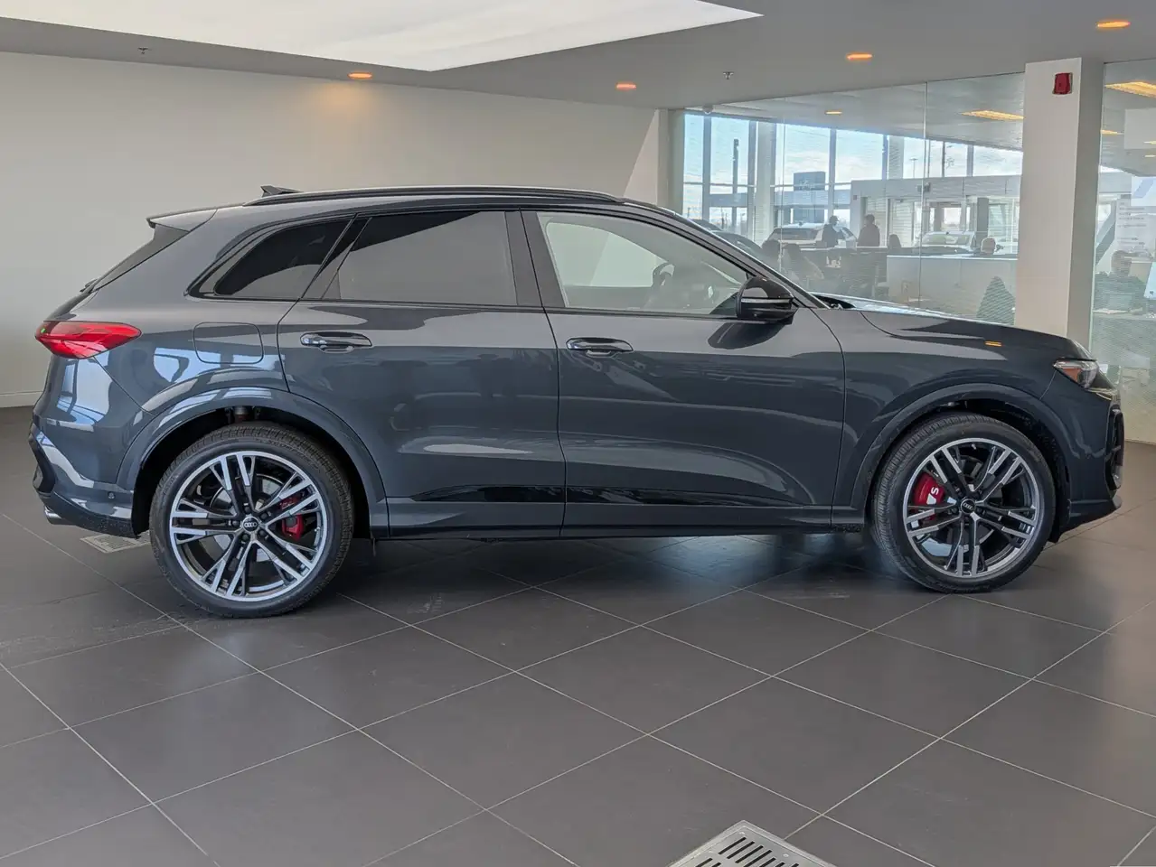 Audi SQ5 снимка Audi SQ5