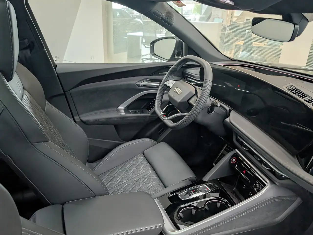 Audi SQ5 снимка Audi SQ5