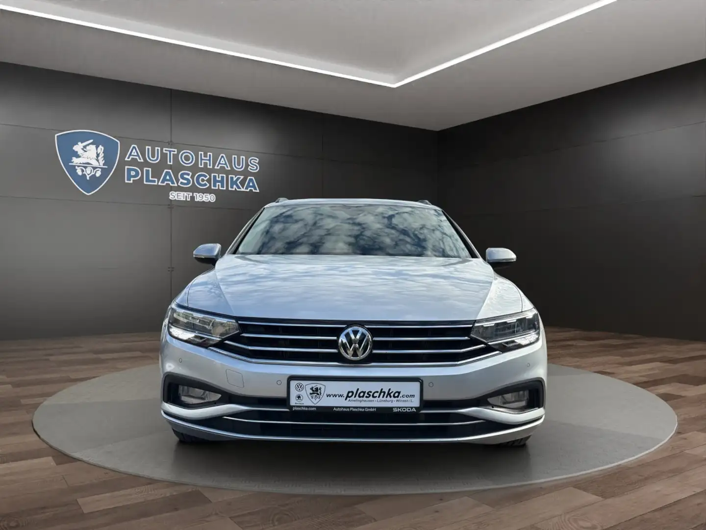 Volkswagen Passat Variant 2.0 TDI DSG Business AHK+NAVI+PDC Klima Navi Silber - 2