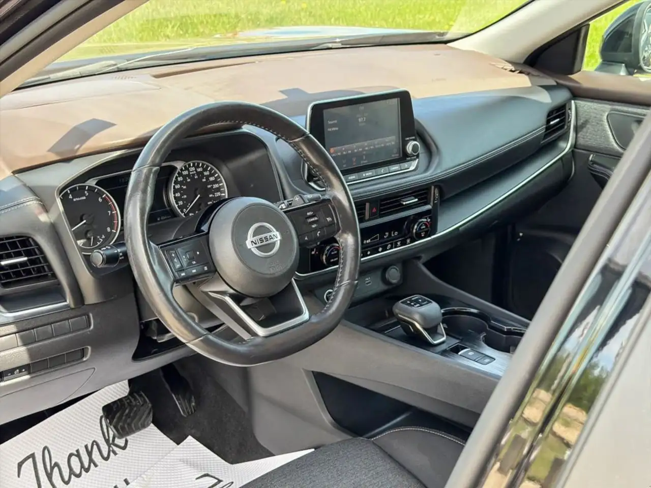 Nissan Rogue снимка Nissan Rogue