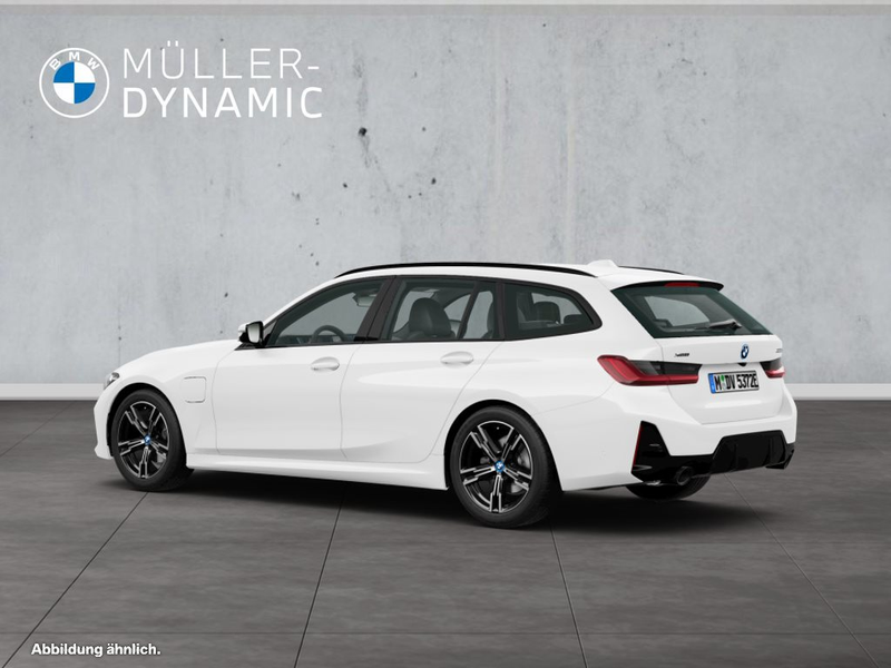 BMW 330 e xDrive Touring — photo 6