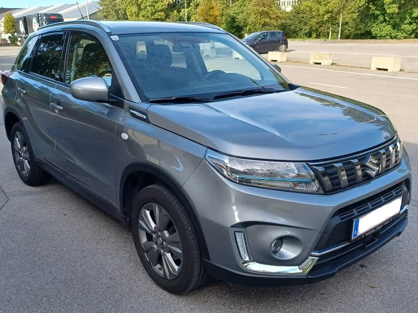Suzuki Vitara Vitara 1,4 GL  DITC Hybrid ALLGRIP shine Aut. shine Grau - 2