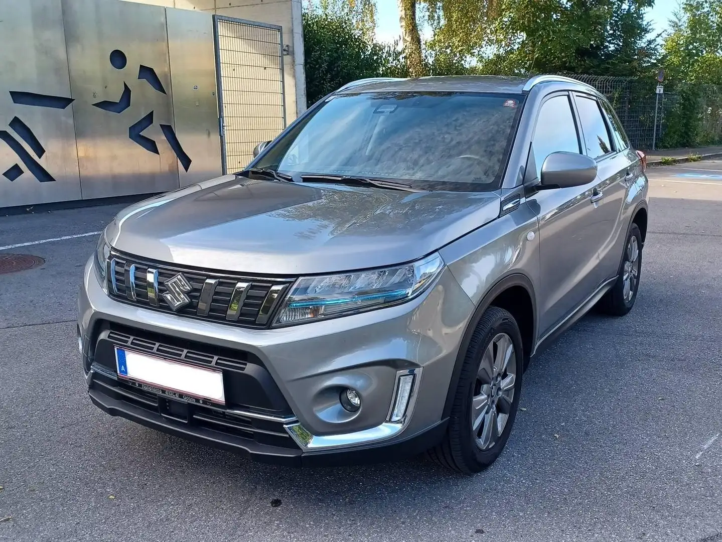 Suzuki Vitara Vitara 1,4 GL  DITC Hybrid ALLGRIP shine Aut. shine Grau - 1