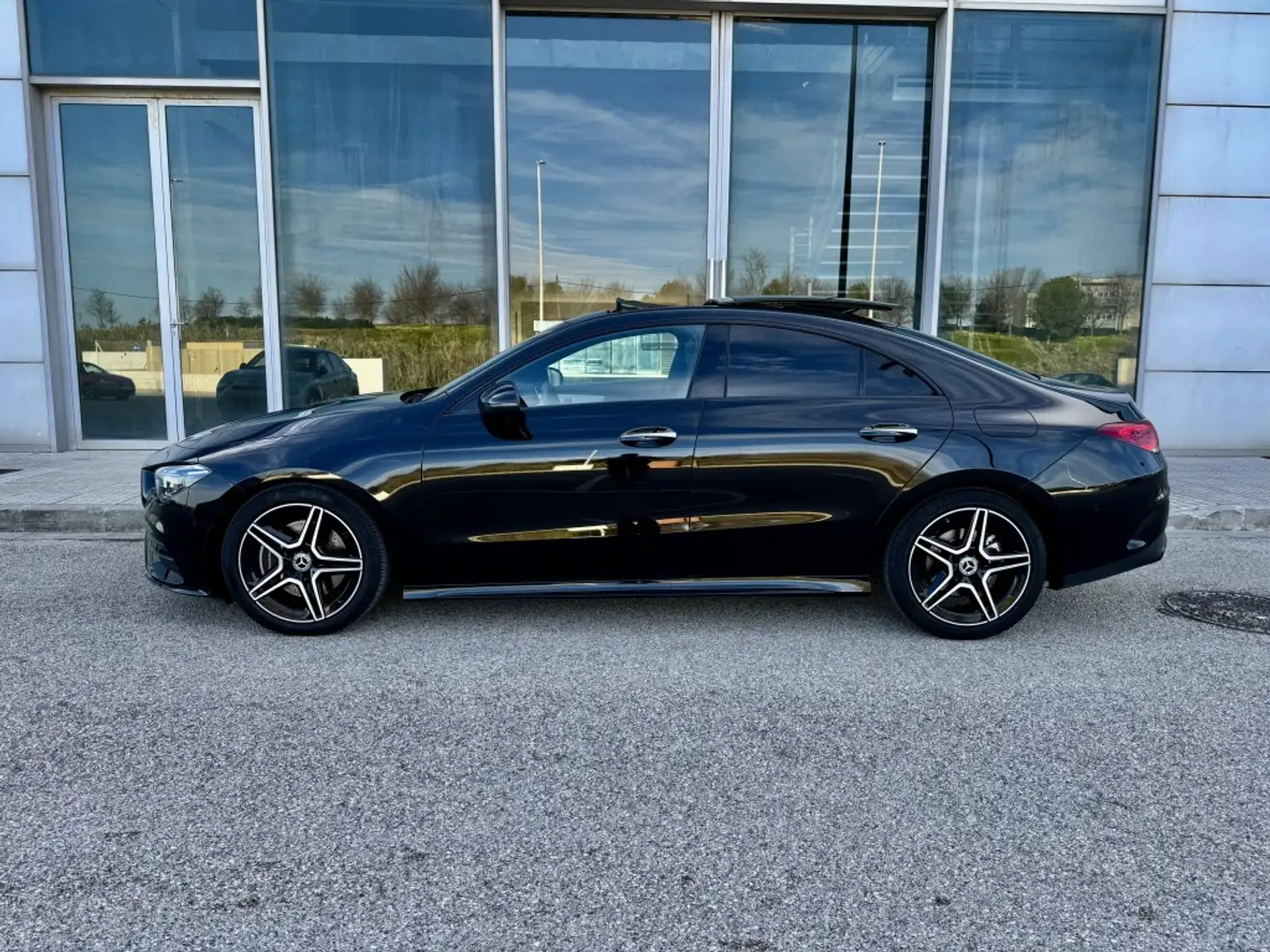Mercedes-Benz CLA 200 7G-DCT Negro - 2