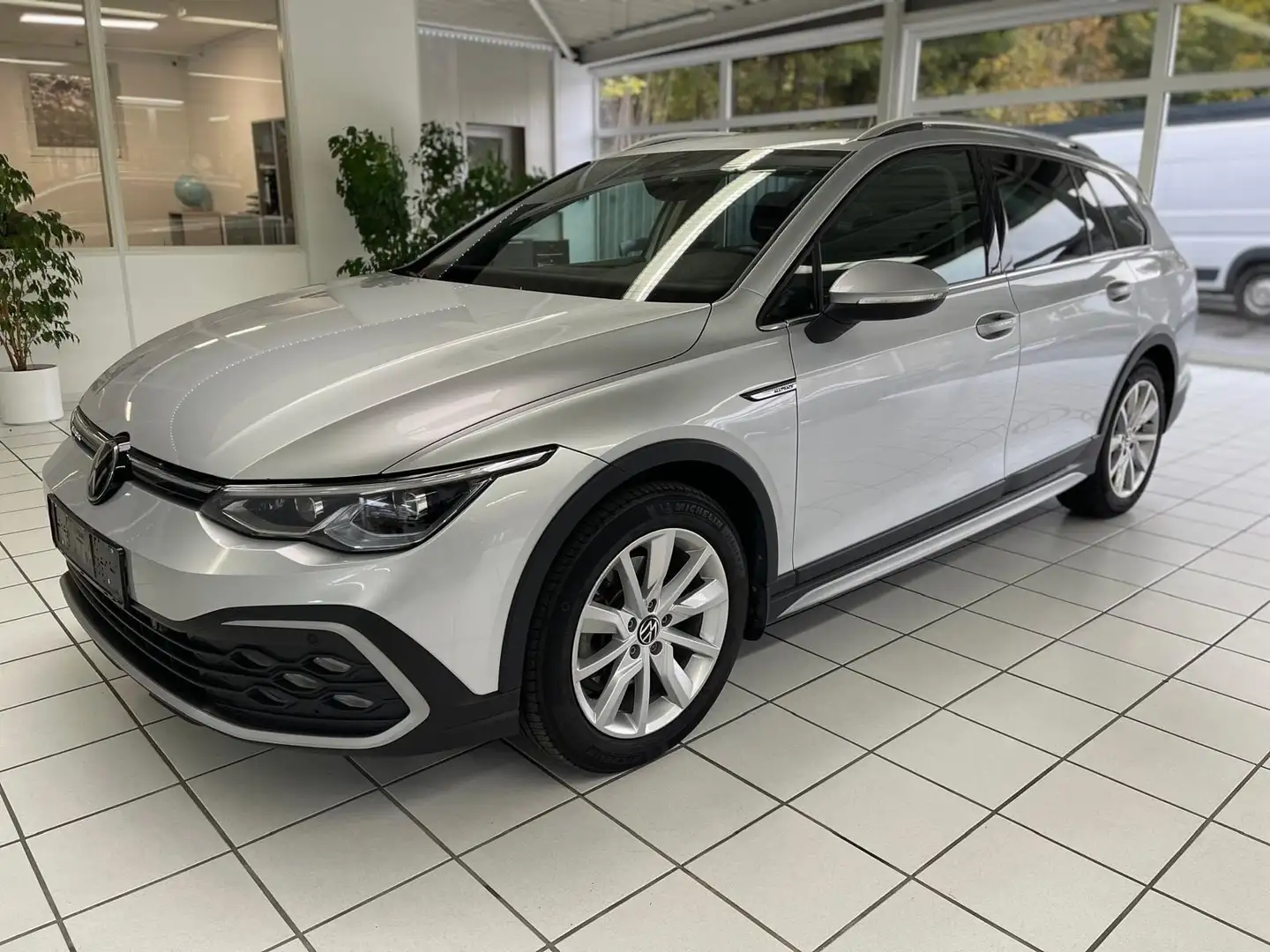 Volkswagen Golf Variant Alltrack 4Motion*SHA*TEMP*LED PLÜS*DAB*USB C* Gris - 1