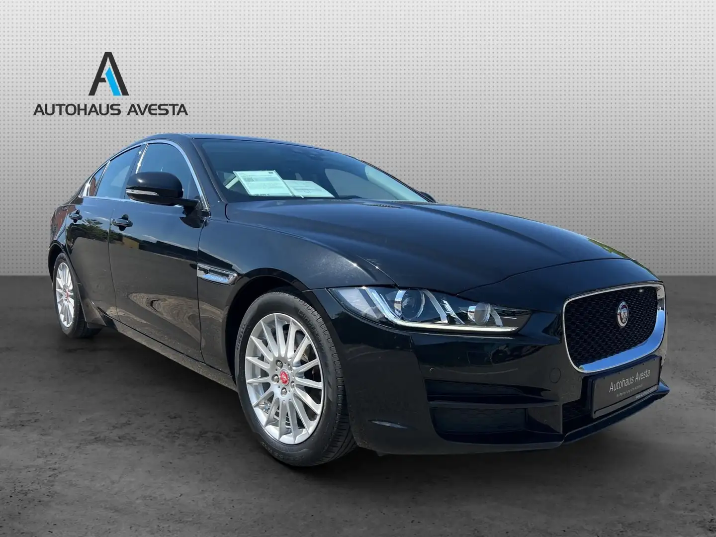 Jaguar XF Pure/NUR 64t.KM/1.HD/LEDER/XENON/KAM/ Noir - 1